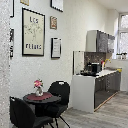 Apartment Iron *